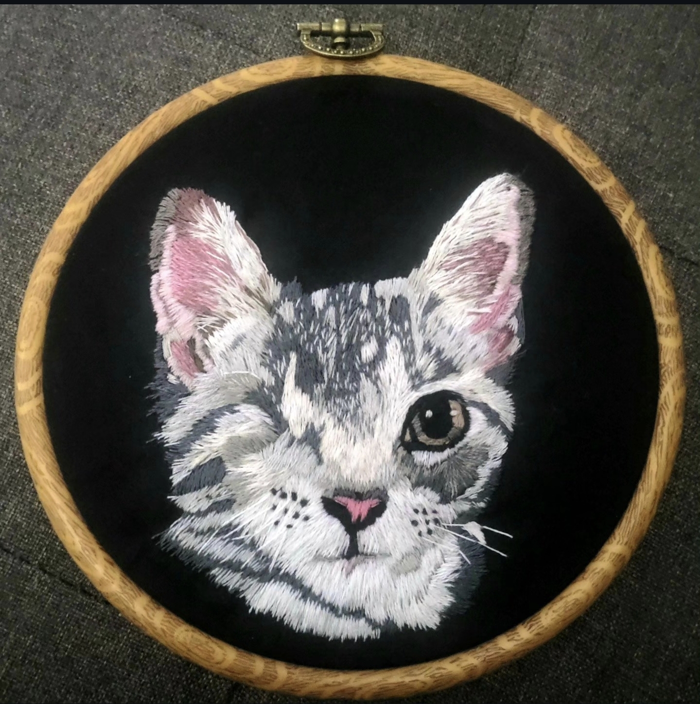 Custom cat portrait embroidery hoop